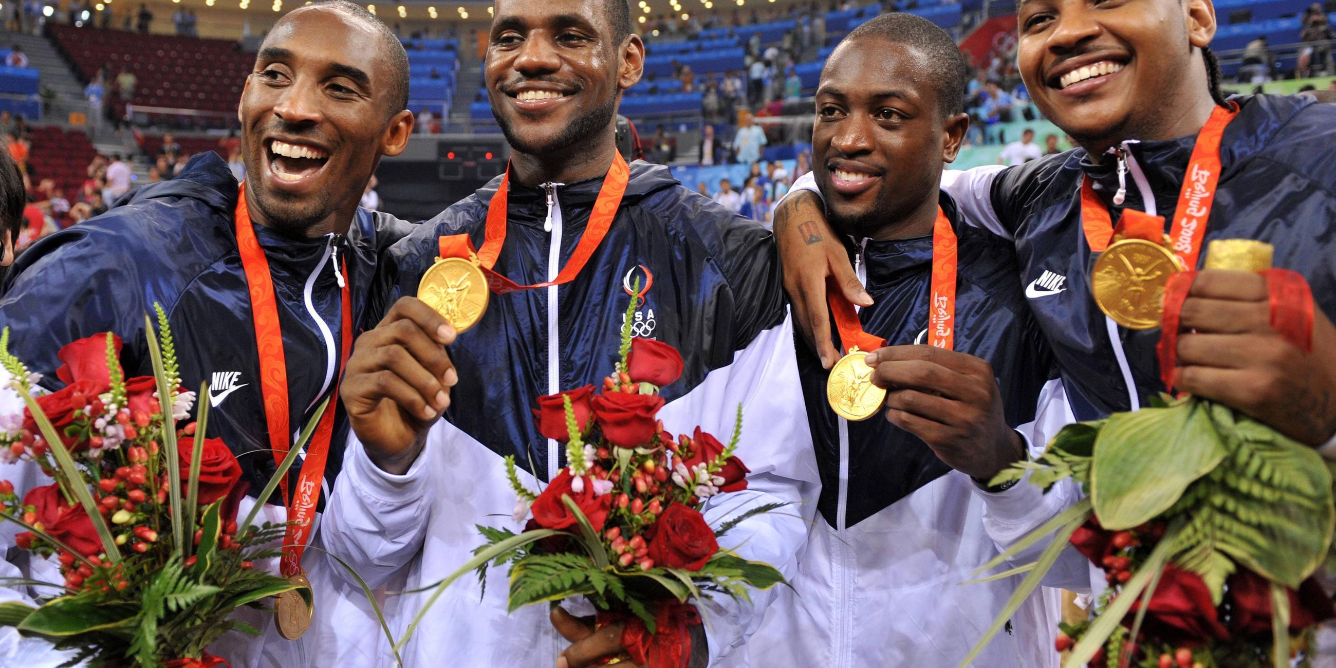 LeBron James wird 2008 mit dem Team USA Olympiasieger
