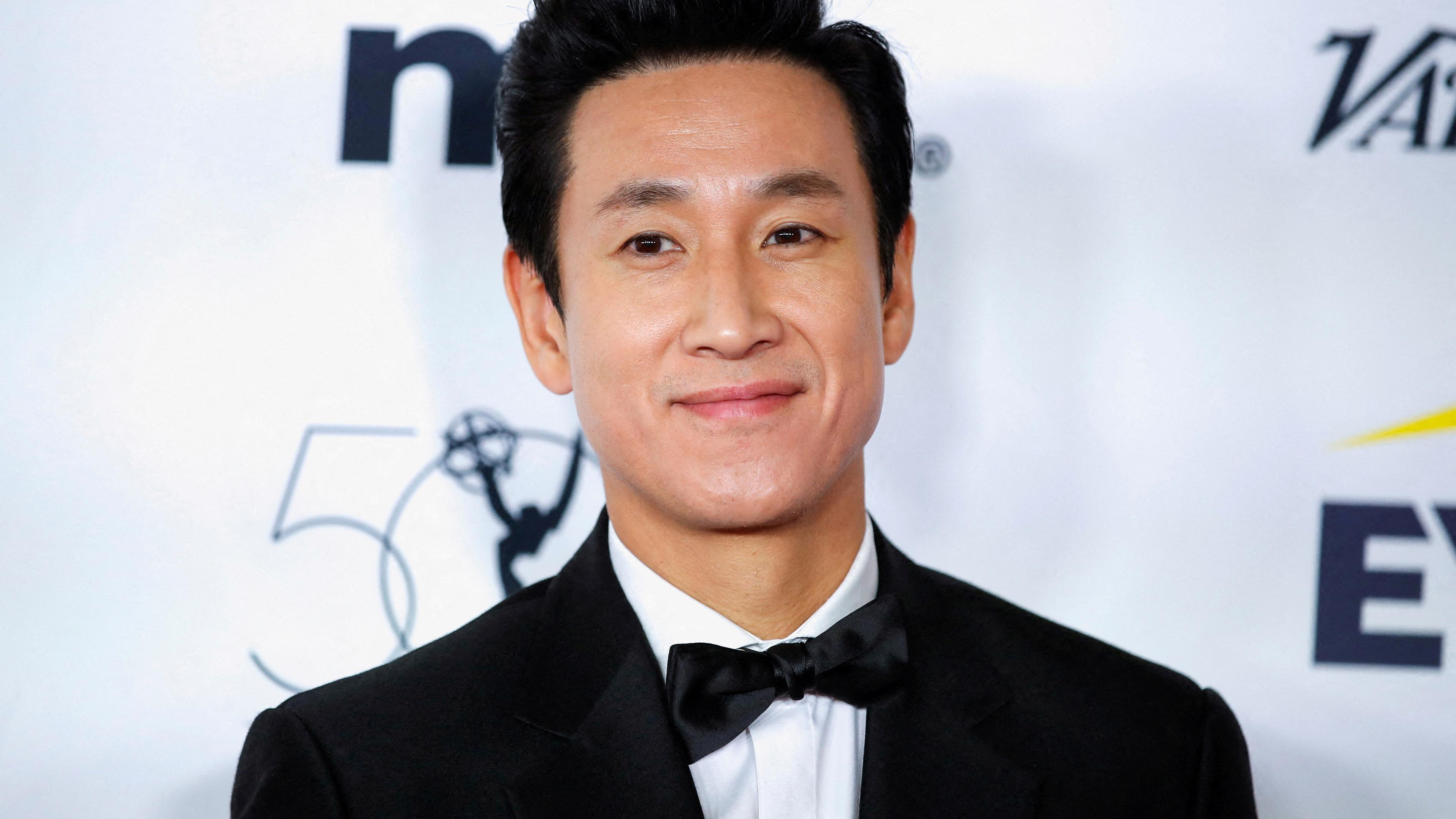 Lee Sun-kyun bei der Verleihung der 50. Internationalen Emmy Awards in New York City am 21.11.2022.