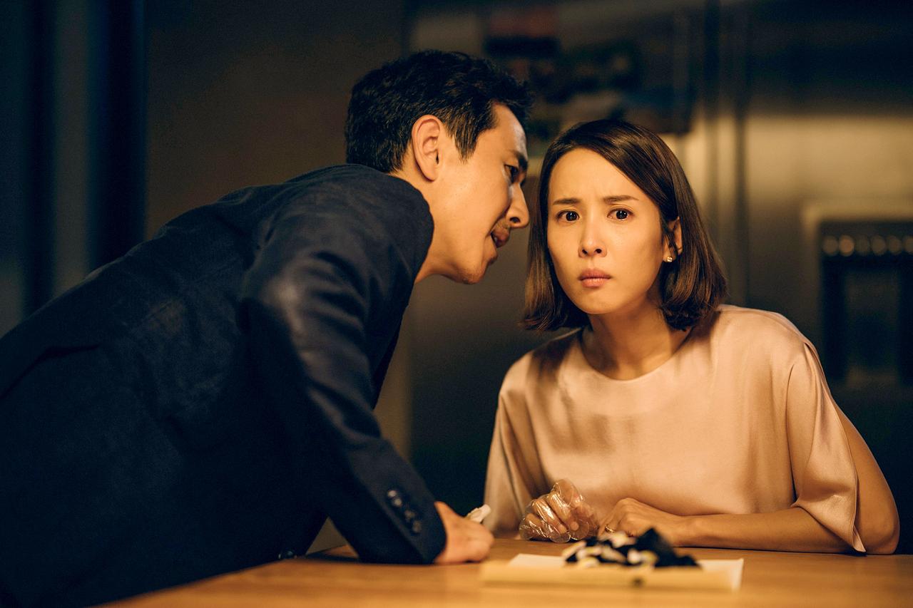 Archiv: Lee Sun Kyun und Cho Yeo Jeong im Film "Parasite" (2019).