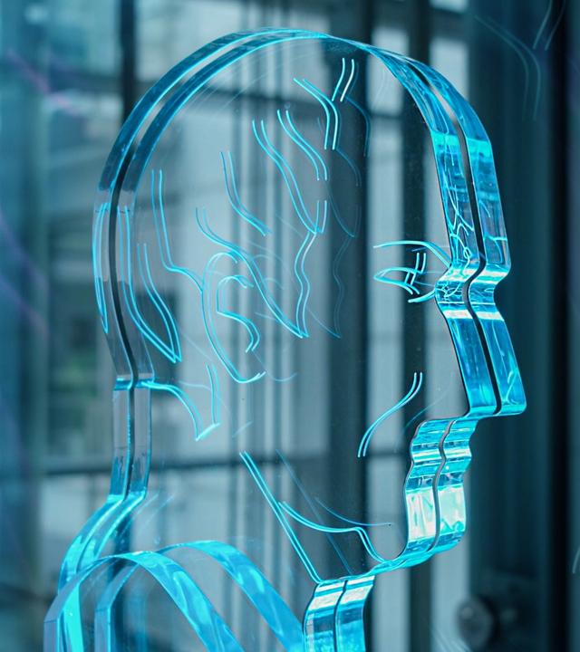 Glas-Statue von Gottfried Wilhelm Leibniz