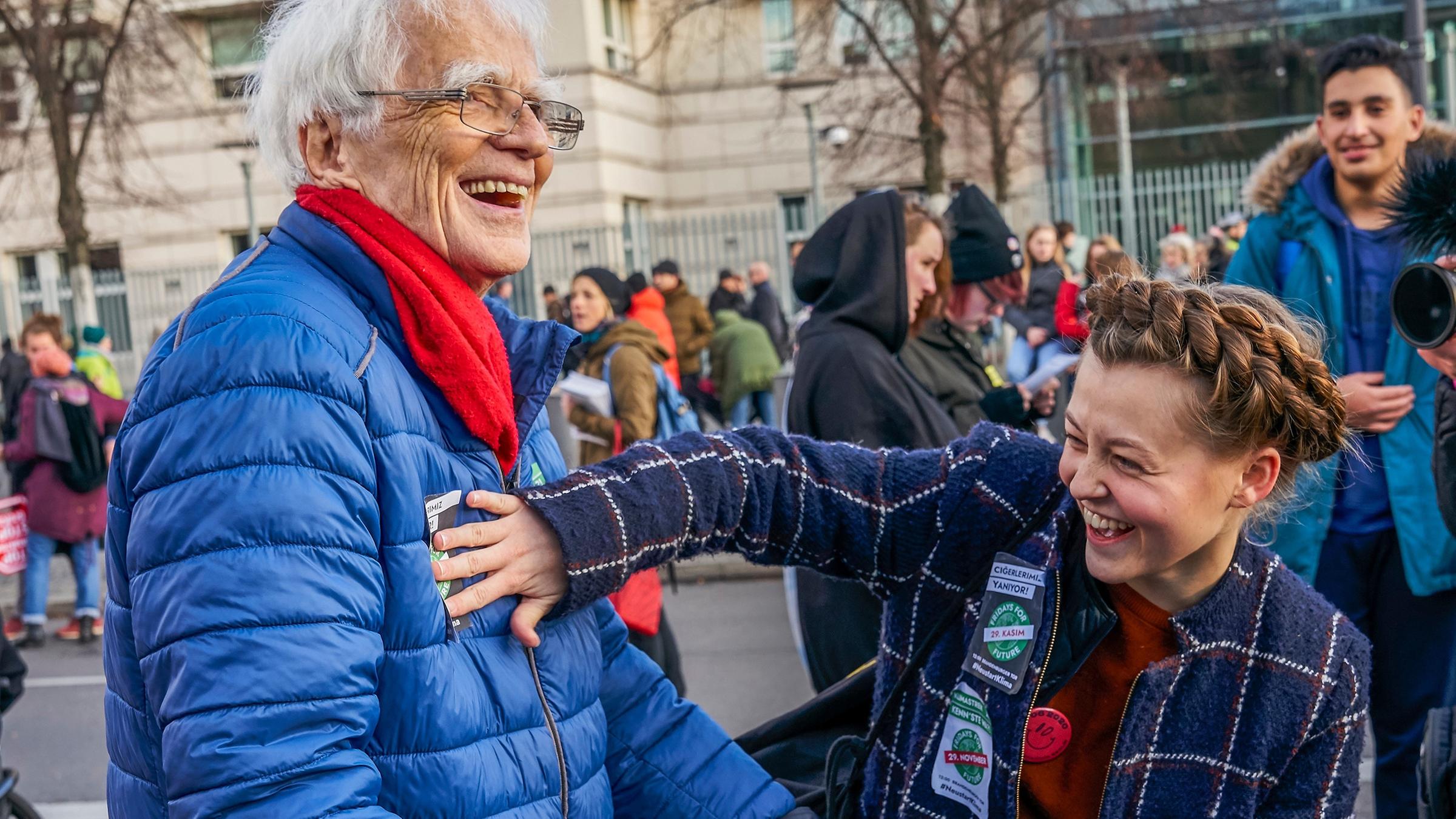 Politiker Hans-Christian Ströbele und Fridays-for-Future-Aktivistin Clara Mayer.