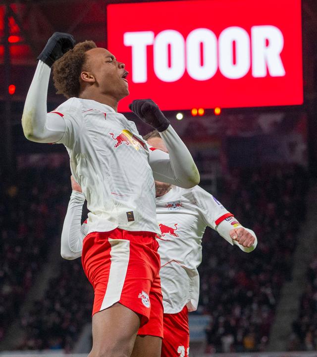 Assan Ouedraogo (RB Leipzig) beim Torjubel gegen Werder Bremen.
