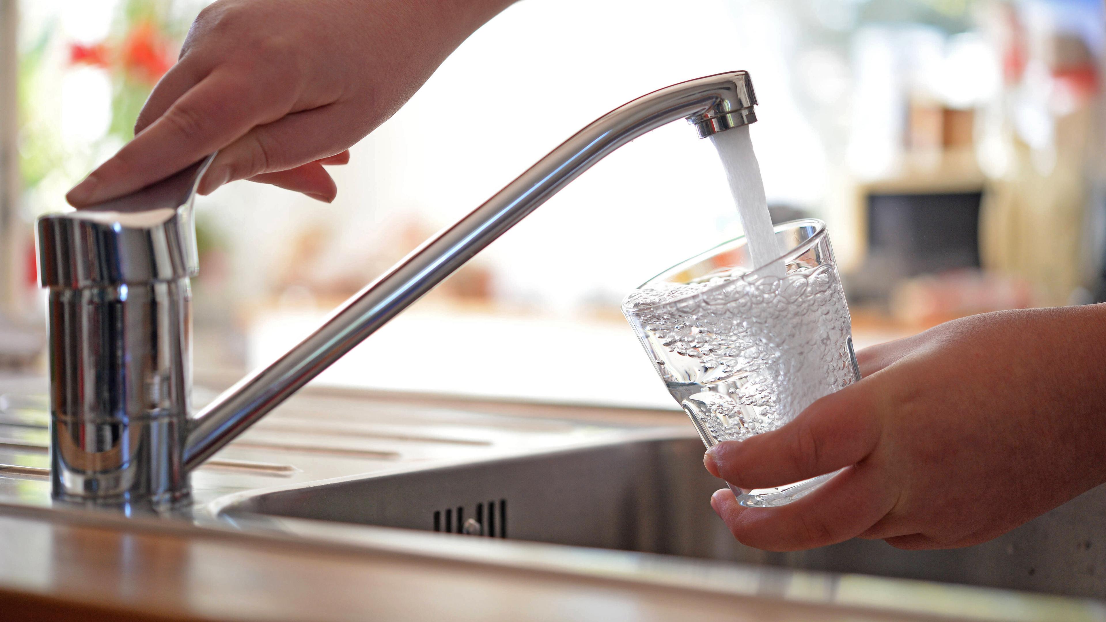 Schild „Trinkwasser“ Aus Aluminium – Für Gewerbe & Gastronomie, Wetterfest, Selbstklebend Oder Zum Bohren, In Verschiedenen Größen