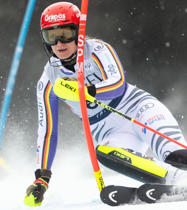 Lena Dürr am 06.12.25 in Kanada