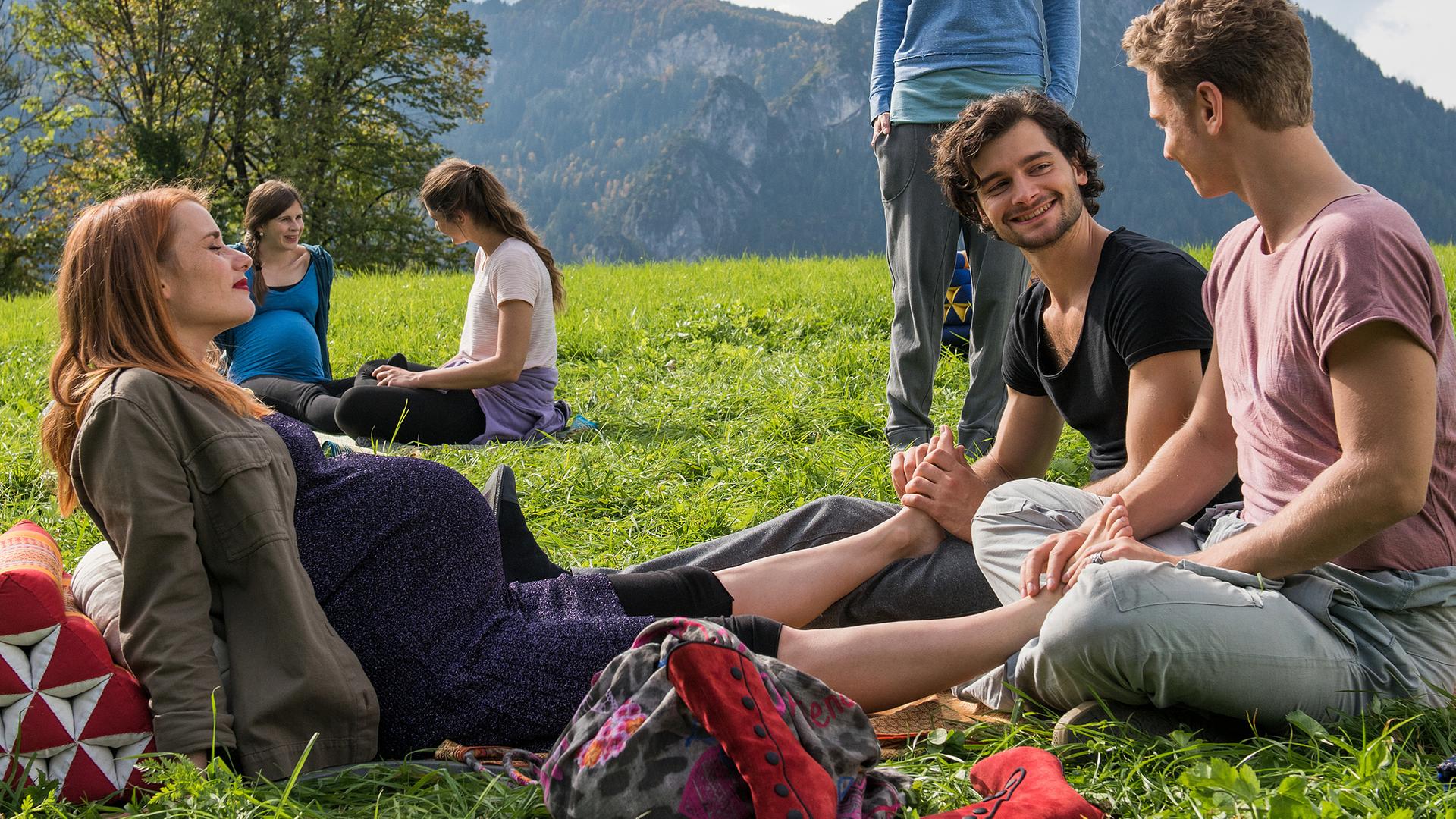 Anna Kraus ( Anna Hausburg), Lena Lorenz (Patricia Aulitzky), Paul (Aaron Karl) und Max (Rafael Gareisen)