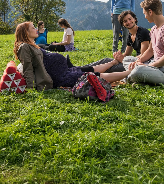 Anna Kraus ( Anna Hausburg), Lena Lorenz (Patricia Aulitzky), Paul (Aaron Karl) und Max (Rafael Gareisen)