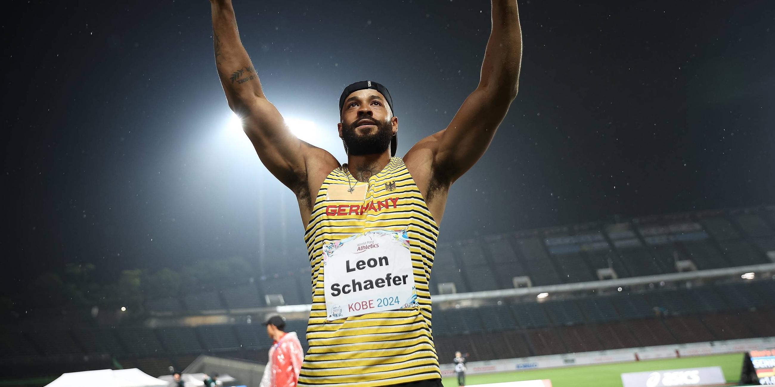 Weitspringer Leon Schäfer gewinnt Gold bei der Para-WM in Kobe am 19.05.2024.