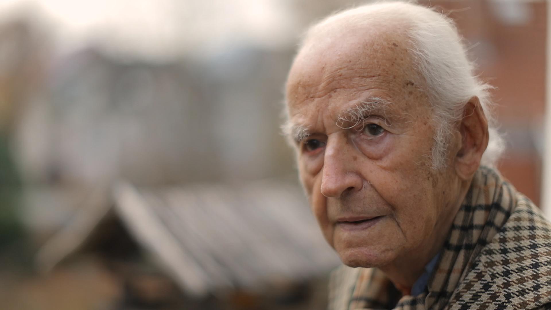 Porträtaufnahme von Leon Schwarzbaum, Auschwitz-Überlebender und Holocaust-Zeitzeuge