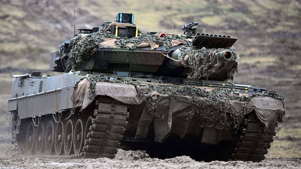 Scholz: Leopard-Kampfpanzer in der Ukraine angekommen