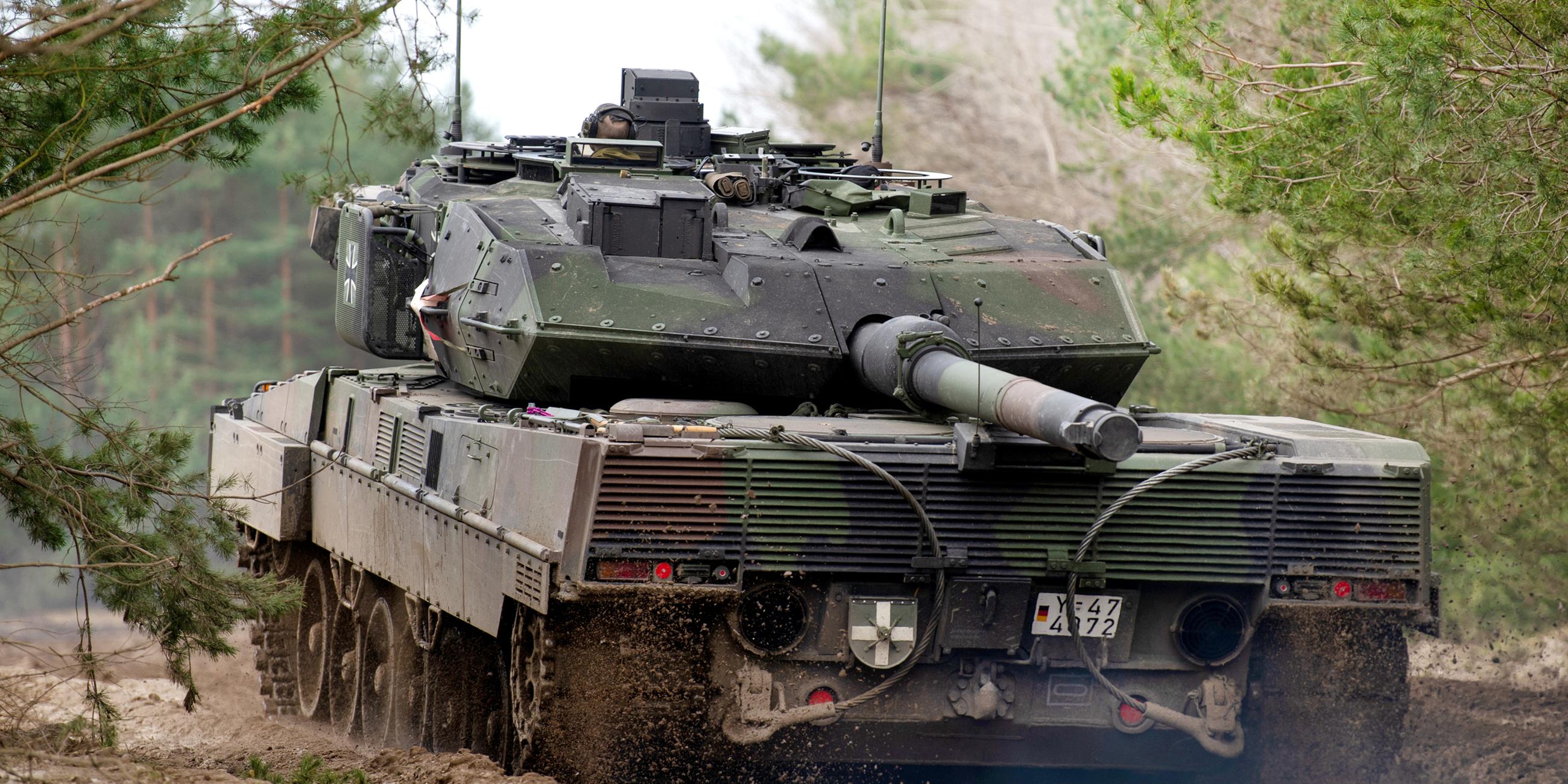 Ein Kampfpanzer vom Typ Leopard 2 A7V
