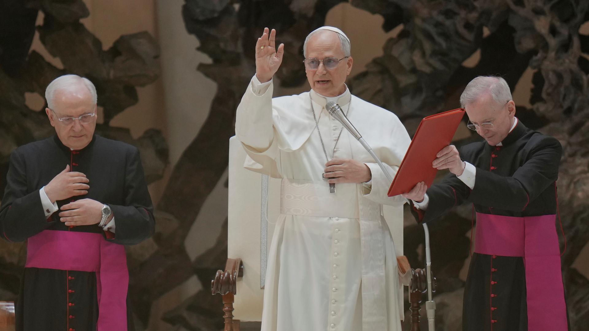 Papst Leo XIV. trifft sich zur Audienz mit internationalen Medienvertretern in der Halle Paul VI. im Vatikan.
