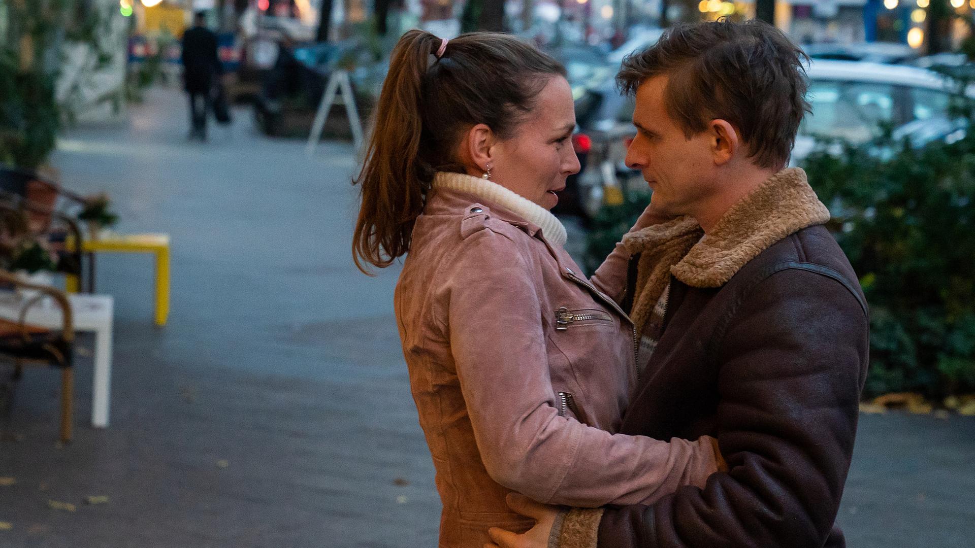 Julia Fischer (Franziska Wulf) und Konstantin Haefen (Florian Lukas)