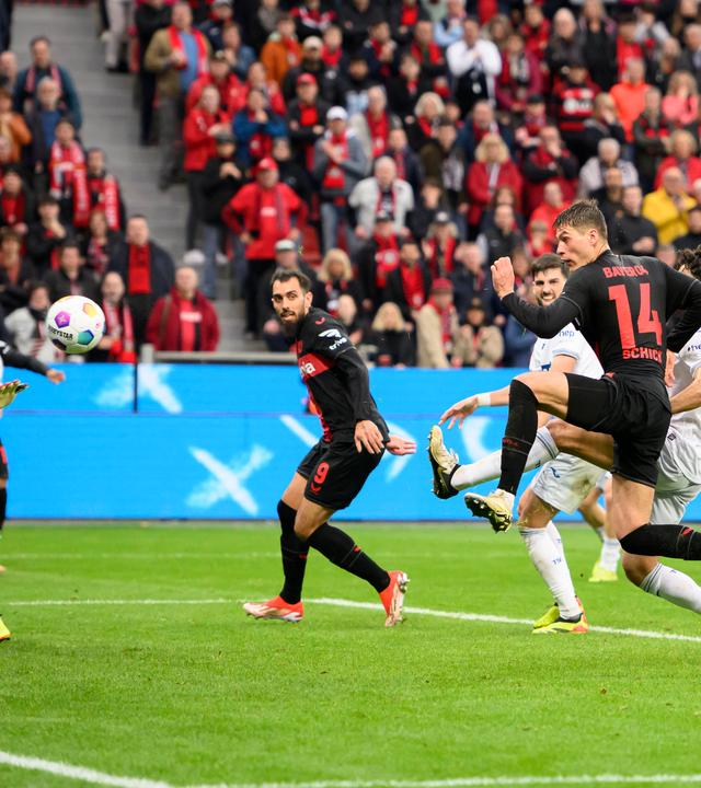 Leverkusens Patrick Schlick trifft zum 2:1 gegen Hoffenheim am 30.03.2024.