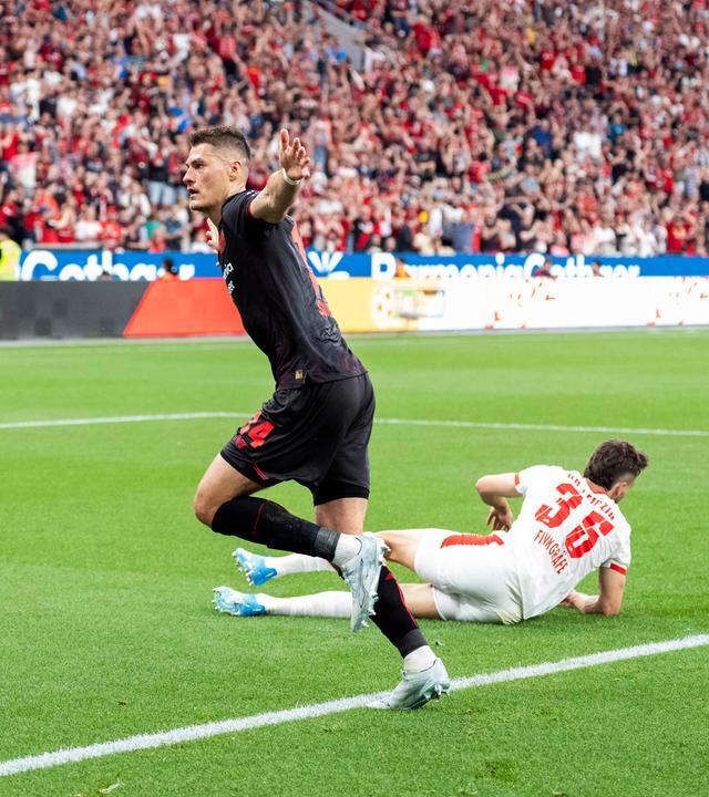 Jubel nach dem 1:0 durch Patrik Schick (Bayer 04 Leverkusen) im Bundesliga-Spiel gegen RB Leipzig.