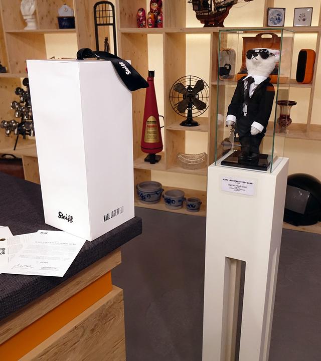 Lagerfeld-Teddy von Steiff
