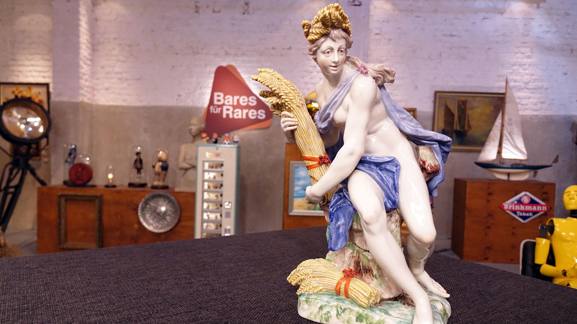 Erntegöttin aus Porzellan von Nymphenburg.