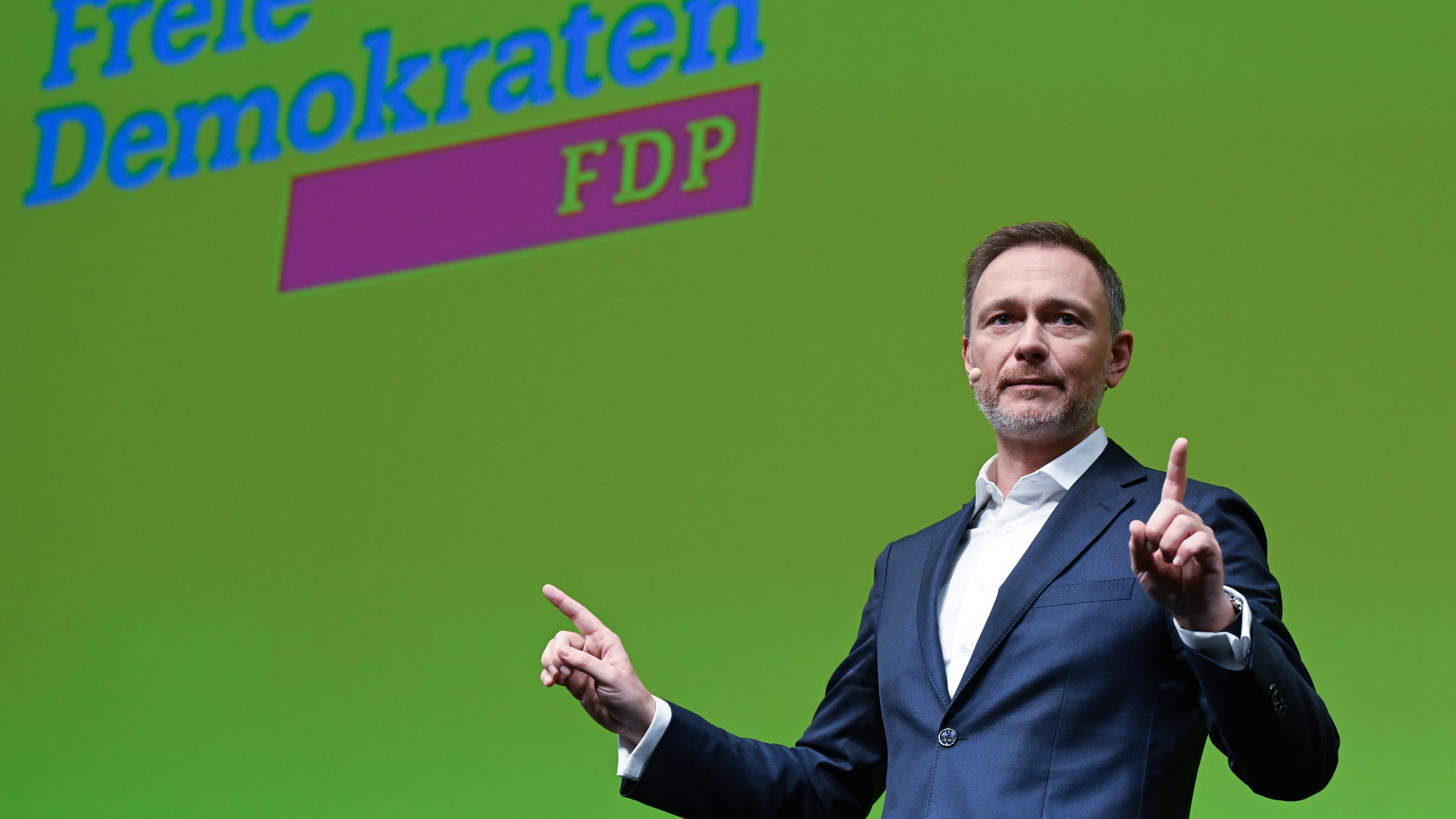  Christian Lindner, Vorsitzender der FDP und Bundesfinanzminister, spricht im Opernhaus beim traditionellen Dreikönigstreffen der FDP.