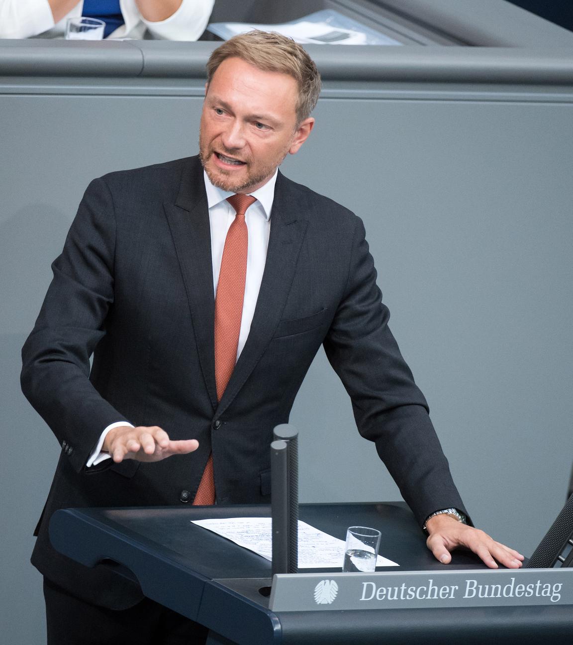 Christian Lindner im Bundestag am Rednerpult