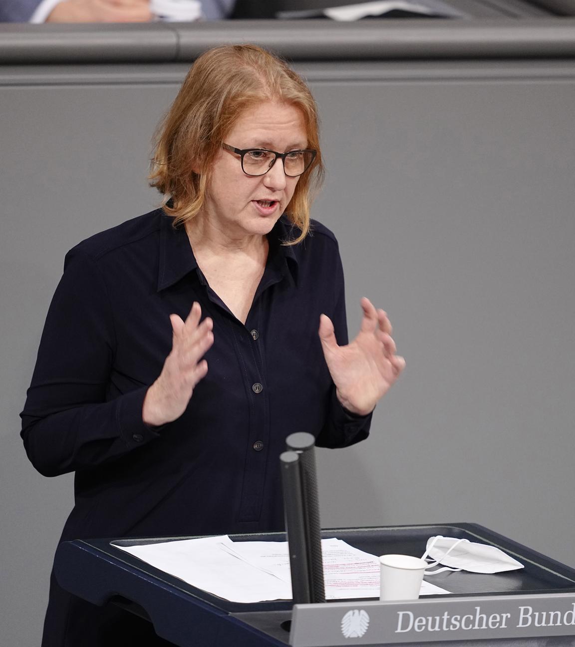 Archiv: Lisa Paus, Bundestagsabgeordnete von Bündnis 90/Die Grünen, spricht im Bundestag zu den Abgeordneten. 