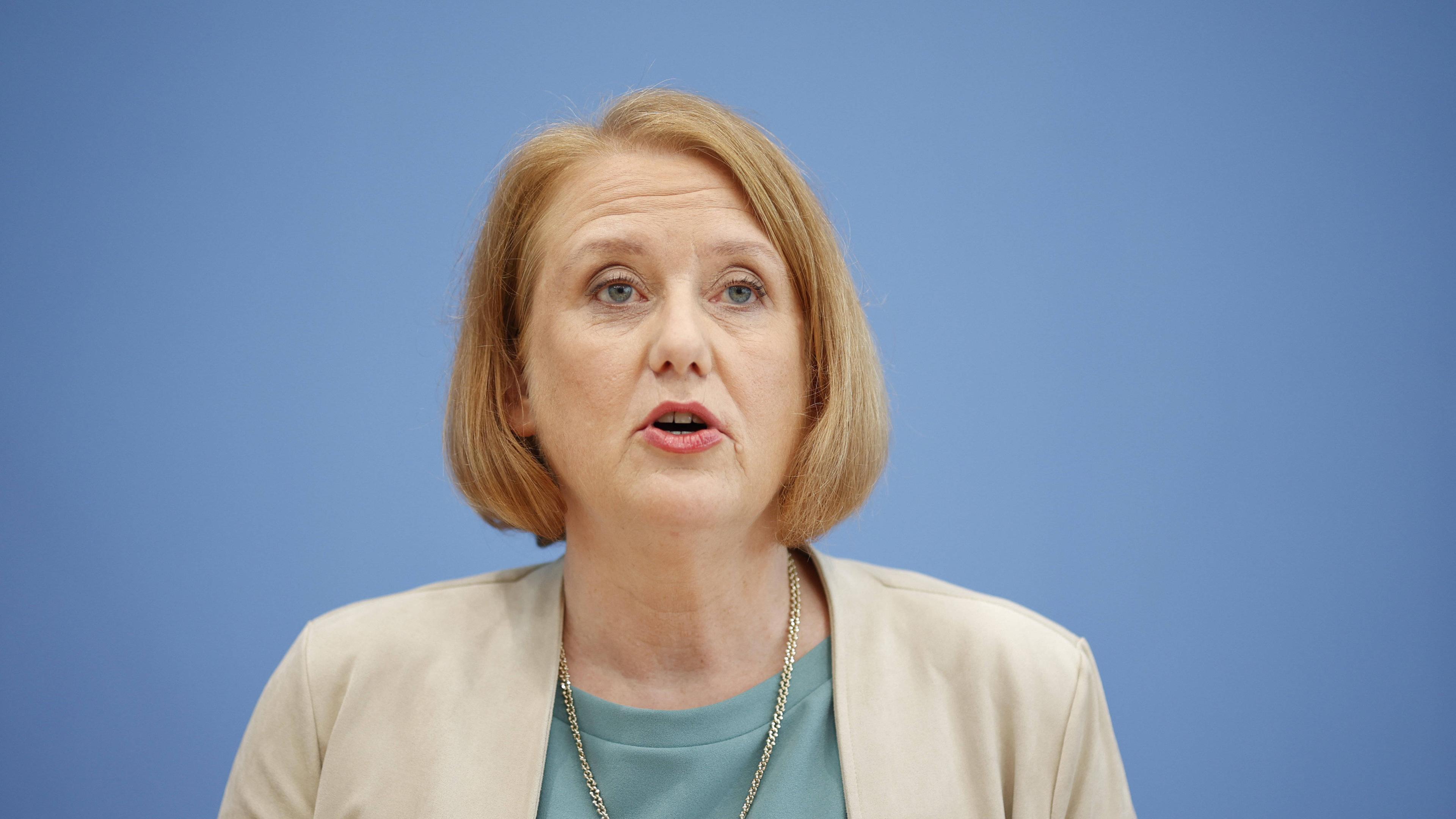 Lisa Paus, Gruene Bundesfamilienministerin, aufgenommen im Rahmen der Pressekonferenz zur Einigung bei der Kindergrundsicherung in der BPK in Berlin am 28.08.2023.