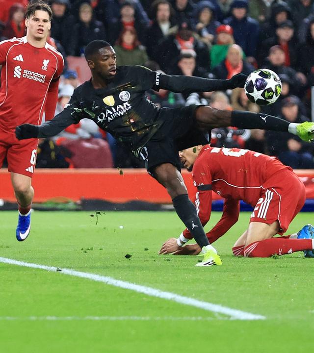 Dembele Ousmane beim Torschuss