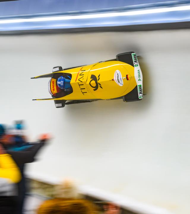 Die deutschen Bobsportler Johannes Lochner und Georg Fleischhauer sind im Zweierbob in Altenberg beim Bob Weltcup im Einsatz