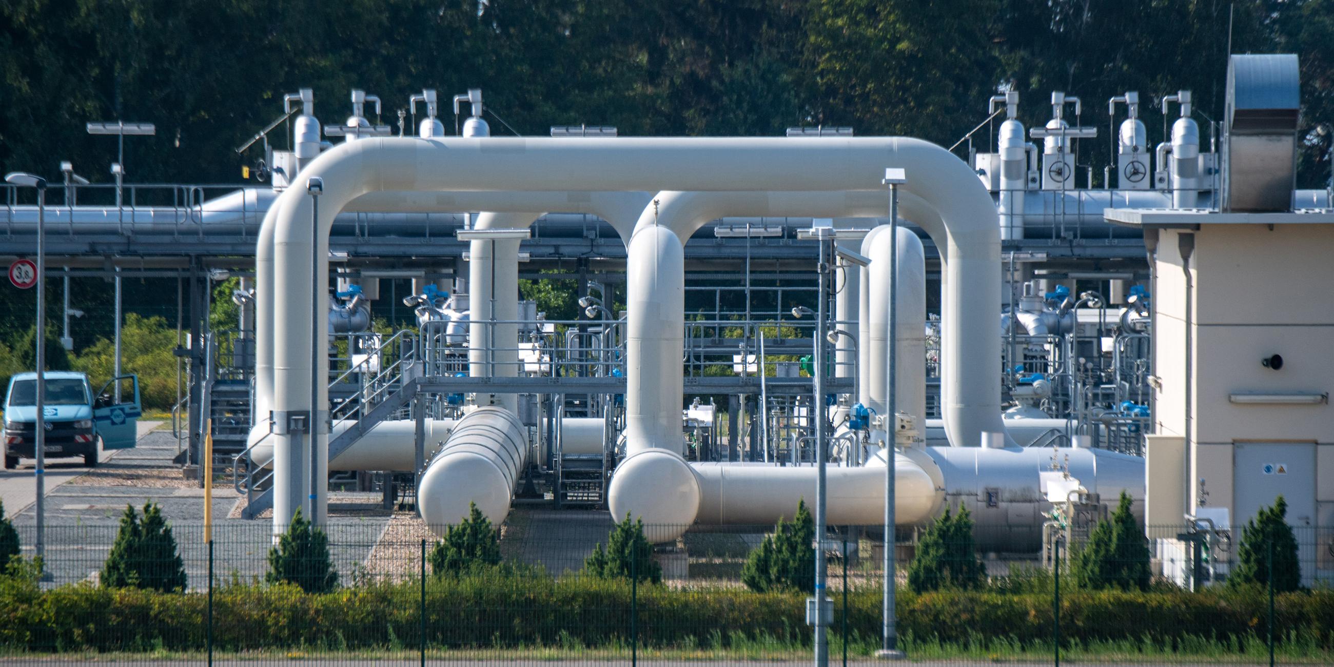 Rohrsysteme und Absperrvorrichtungen in der Gasempfangsstation von Nord Stream 1 und der Übernahmestation von OPAL