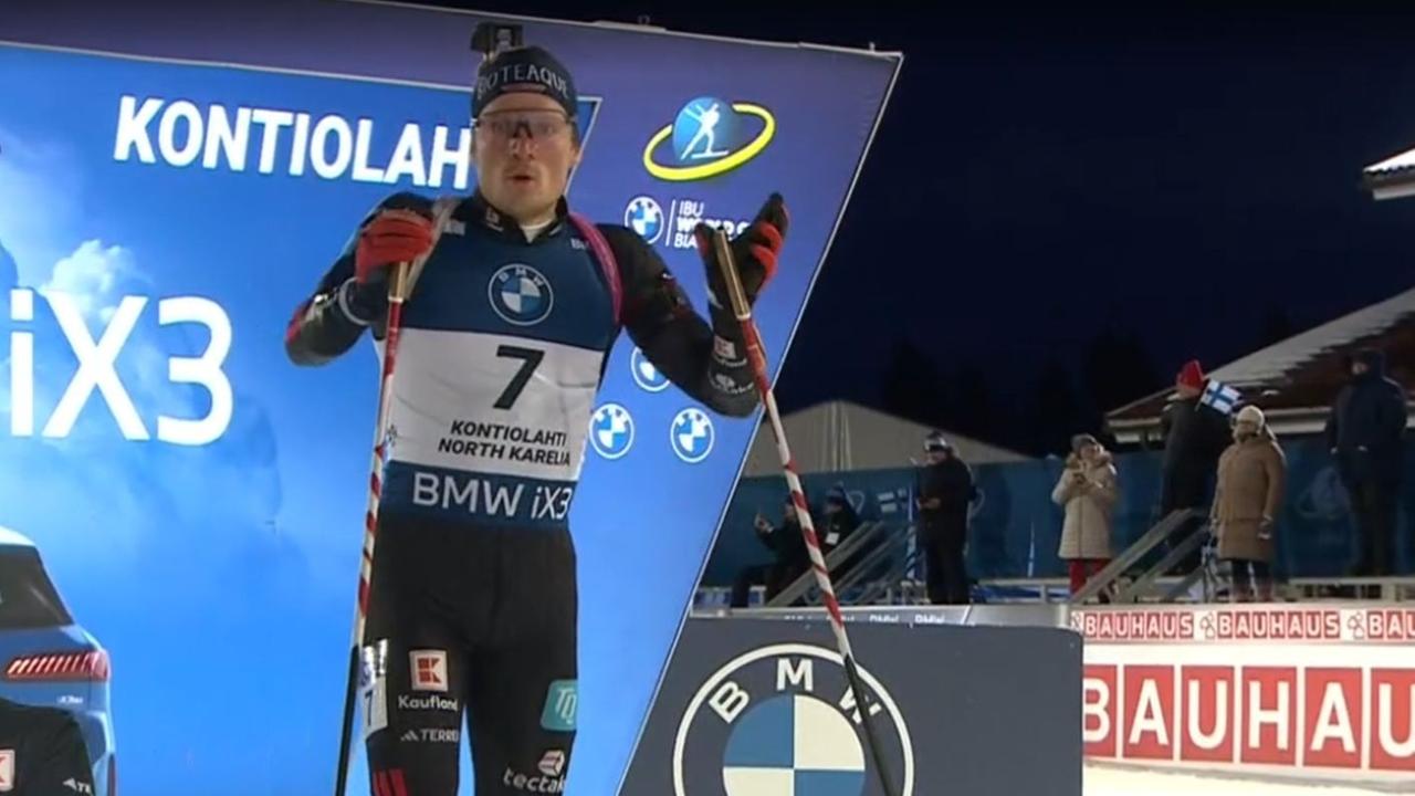 Der deutsche Biathlet Lucas Fratscher in Startposition beim Biathlon-Weltcup in Kontiolahti