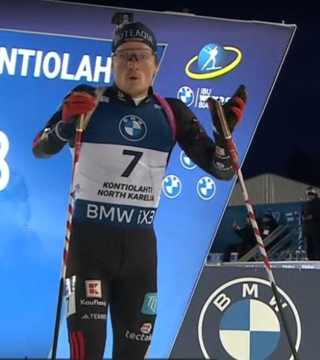 Der deutsche Biathlet Lucas Fratscher in Startposition beim Biathlon-Weltcup in Kontiolahti