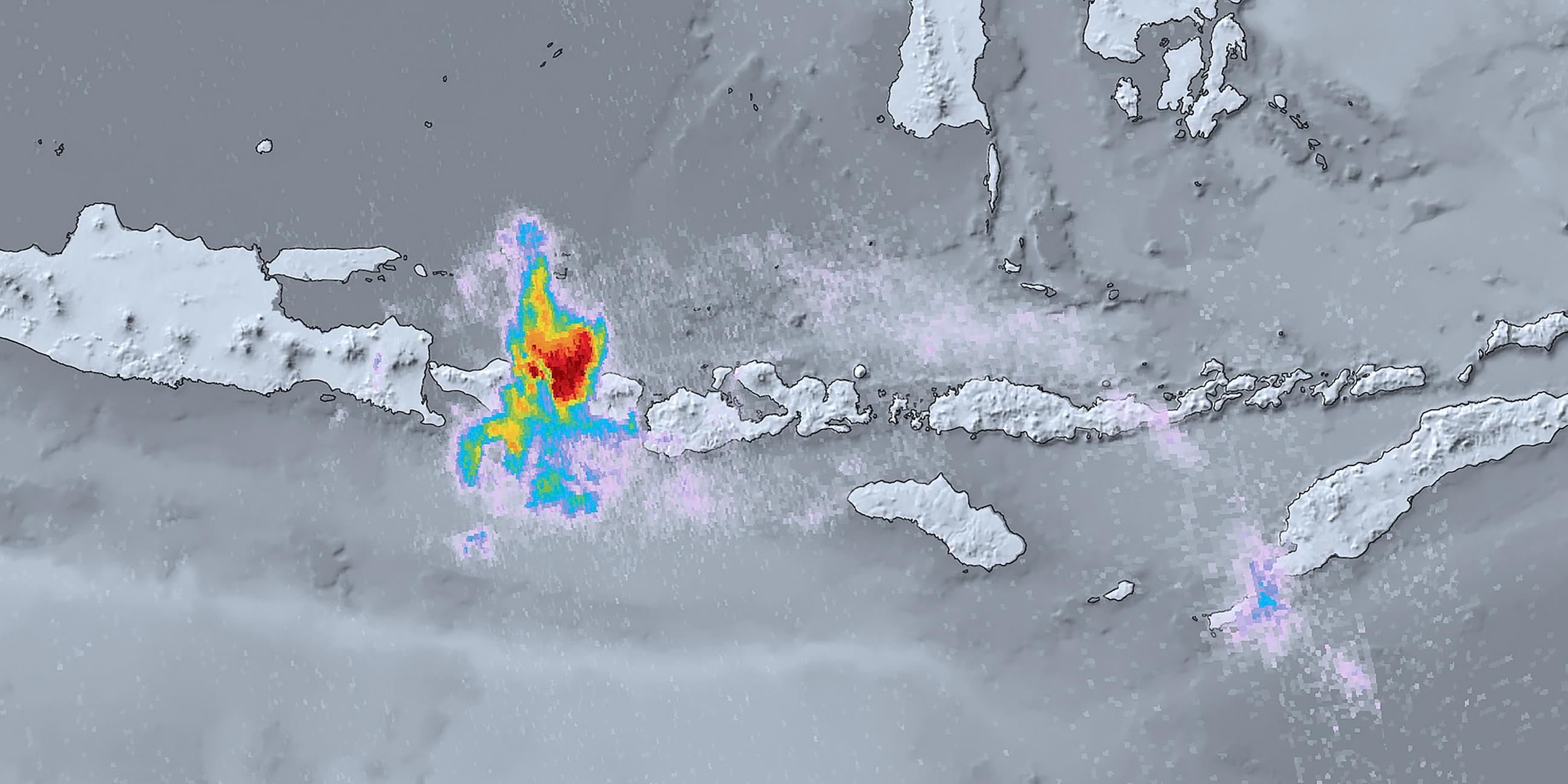 Archiv: Eine Aufnahme vom Umweltsatelliten Sentinel-5P zeigt Schwefeldioxid am Vulkan Mount Agung auf der Insel Bali, aufgenommen am 27.11.2017