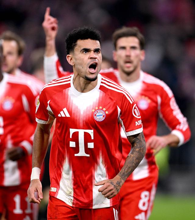 Luis Diaz jubelt nach seinem Treffer zum 2:1 im Bundesligaspiel gegen den FC Sankt Pauli