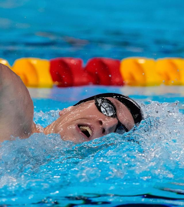 Lukas Märtens (Deutschland) nimmt an den 800-Meter-Freistil-Vorläufen teil.