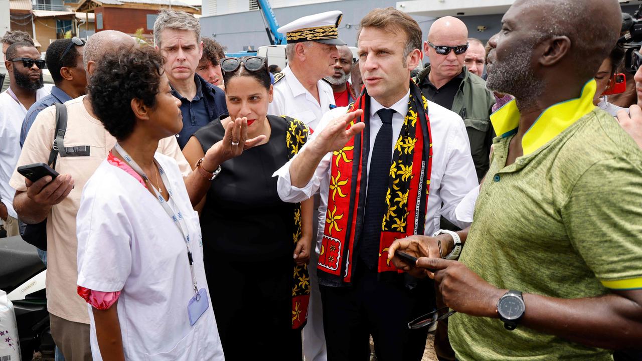 Nach Zerstörung durch Zyklon Macron besucht Mayotte ZDFheute