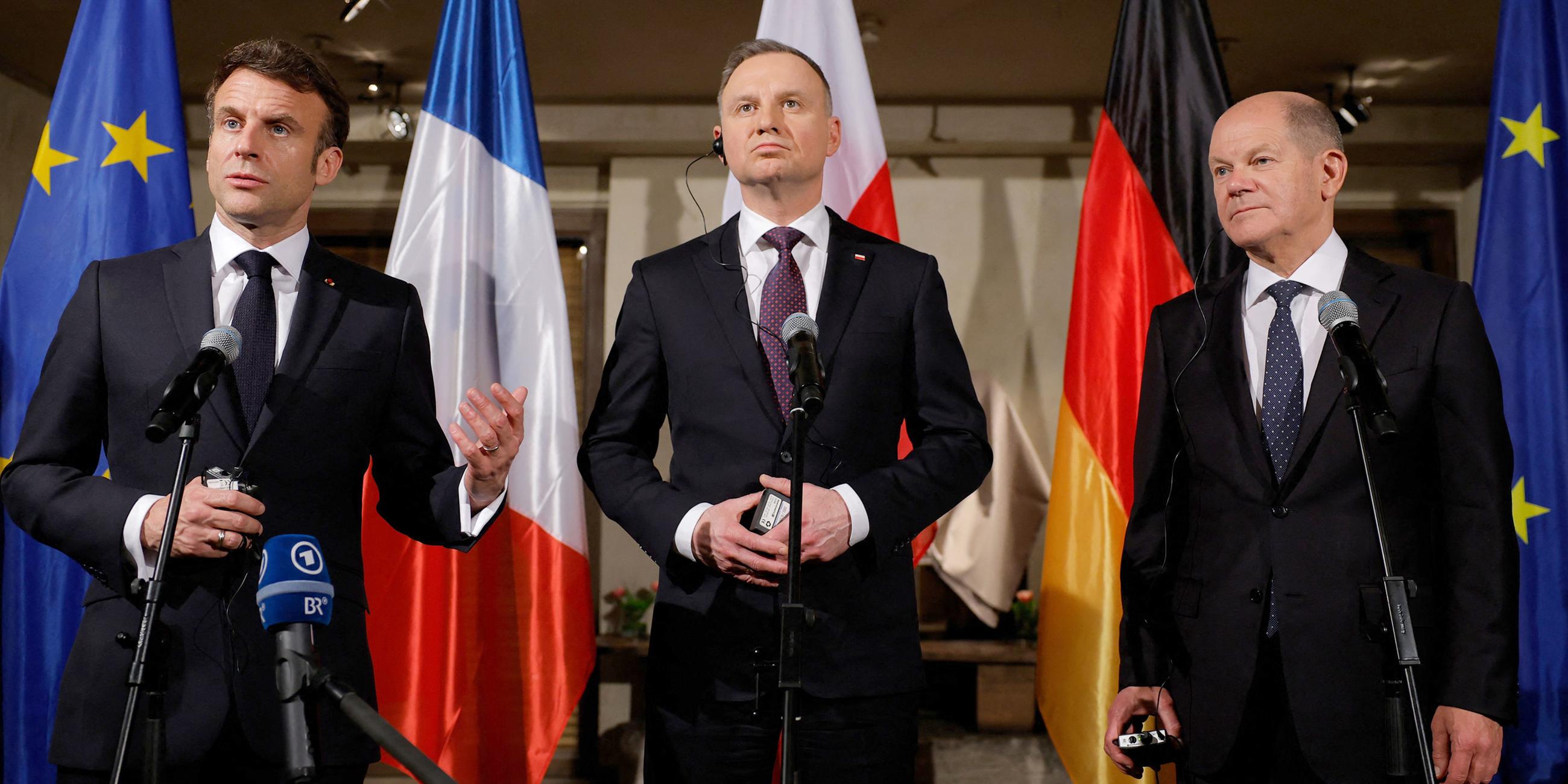 Emmanuel Macron, Andrzej Duda und Olaf Scholz während der Münchner Sicherheitskonferenz (Feb. 2023) 