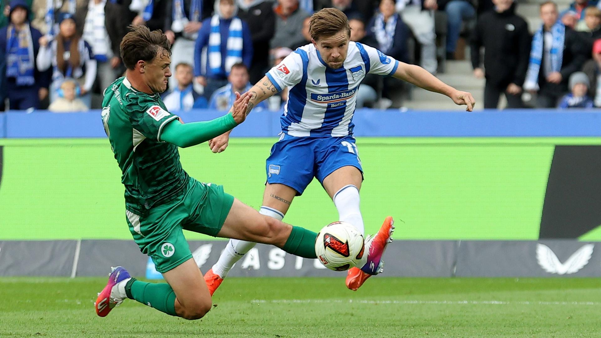 Der Herthaner Mads Pedersen erzielt den Treffer zum 1:0 gegen die SpVgg Greuther Fürth