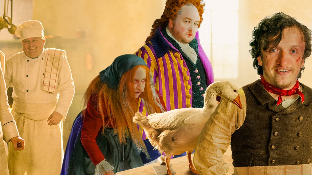 Bildkomposition (von links nach rechts) Die Kräuterweis (Anica Dobra), der Herzog (Daniel Zillmann) und Zwerg Nase (Mick Mehnert). Im Vordergrund steht eine Gans.