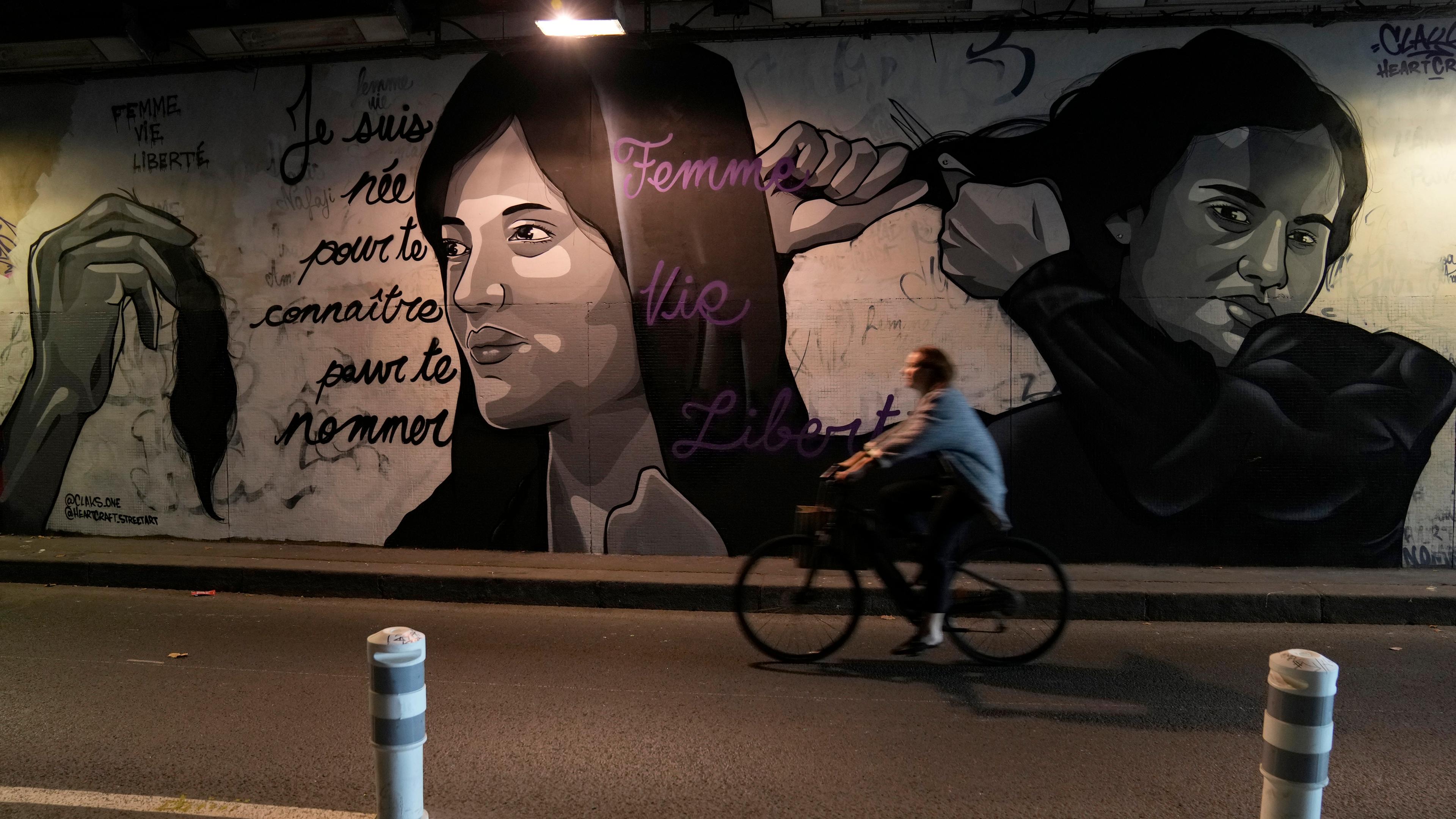 Wandgemälde in einem Pariser Tunnel