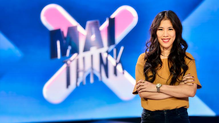 Mai Thi Nguyen-Kim in Studio-Deko