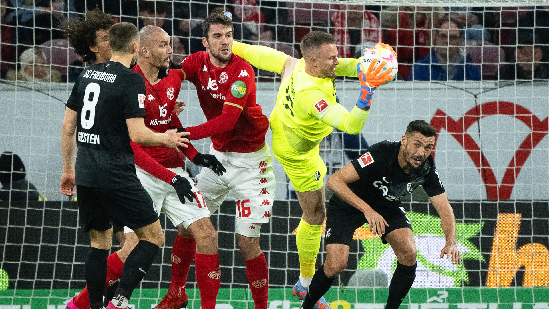 Fußball: Mainz gegen Freiburg.