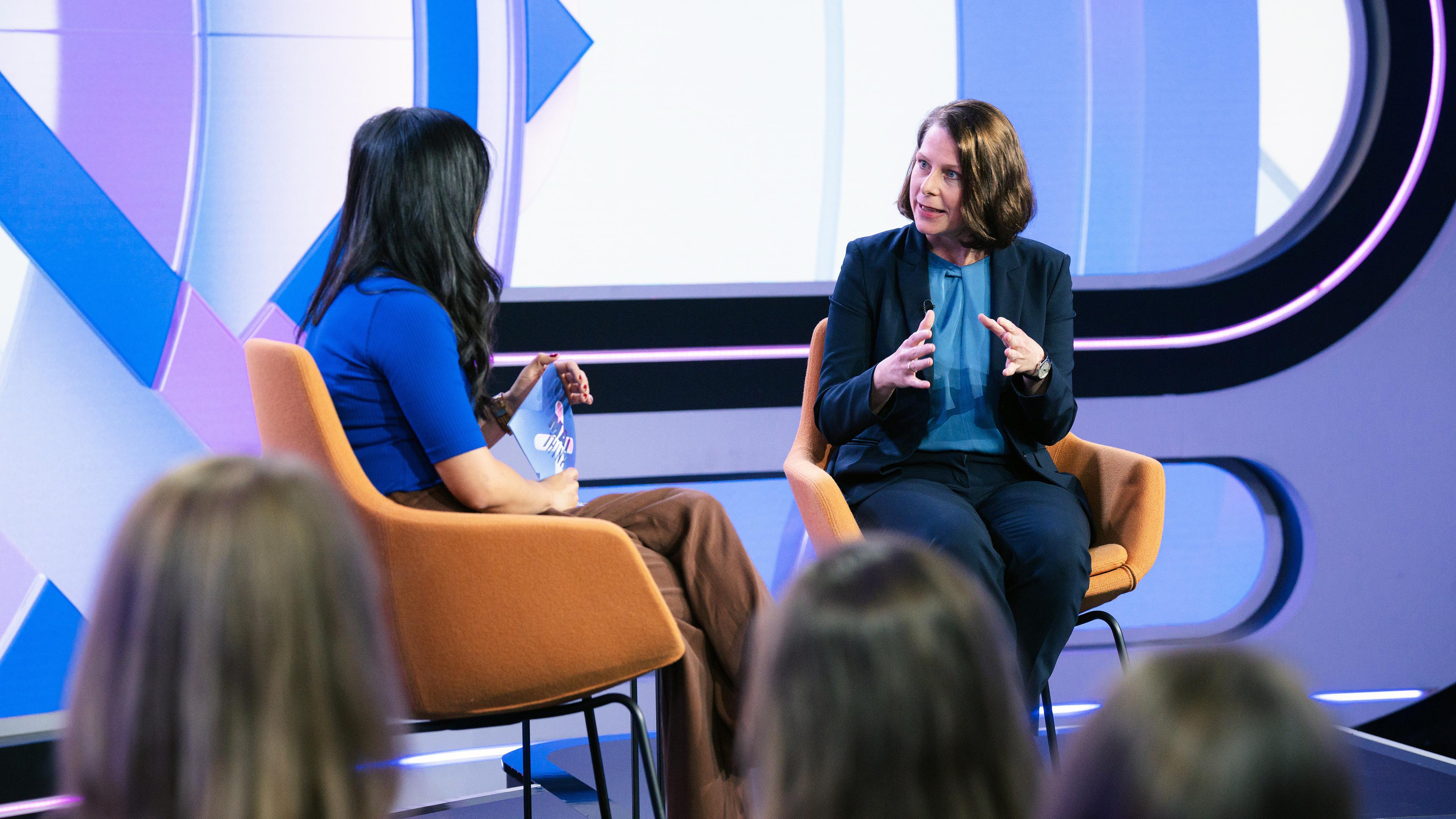 Mai Thi im Gespräch mit Prof. Dr. Ulrike Bingel