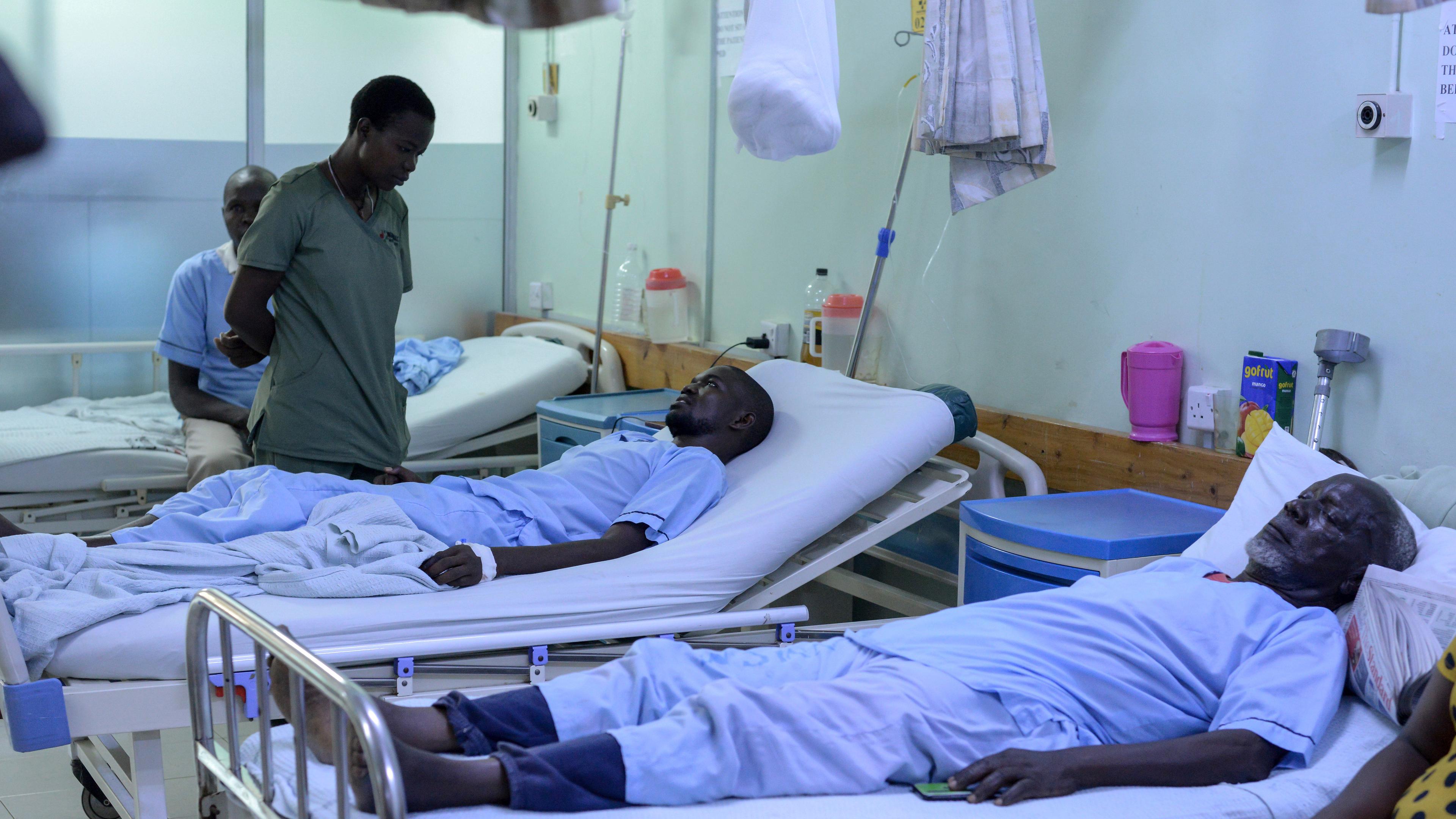 Mediziner betreuen an Malaria erkrankte Patienten in Kisumu/Kenia.