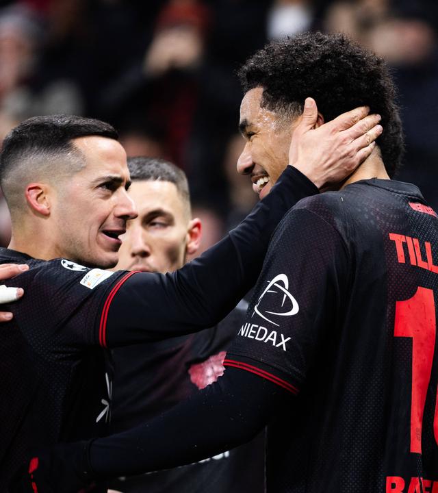 Malik Tillman jubelt nach seinem ersten Tor am 28.02.2026 in Leverkusen. 