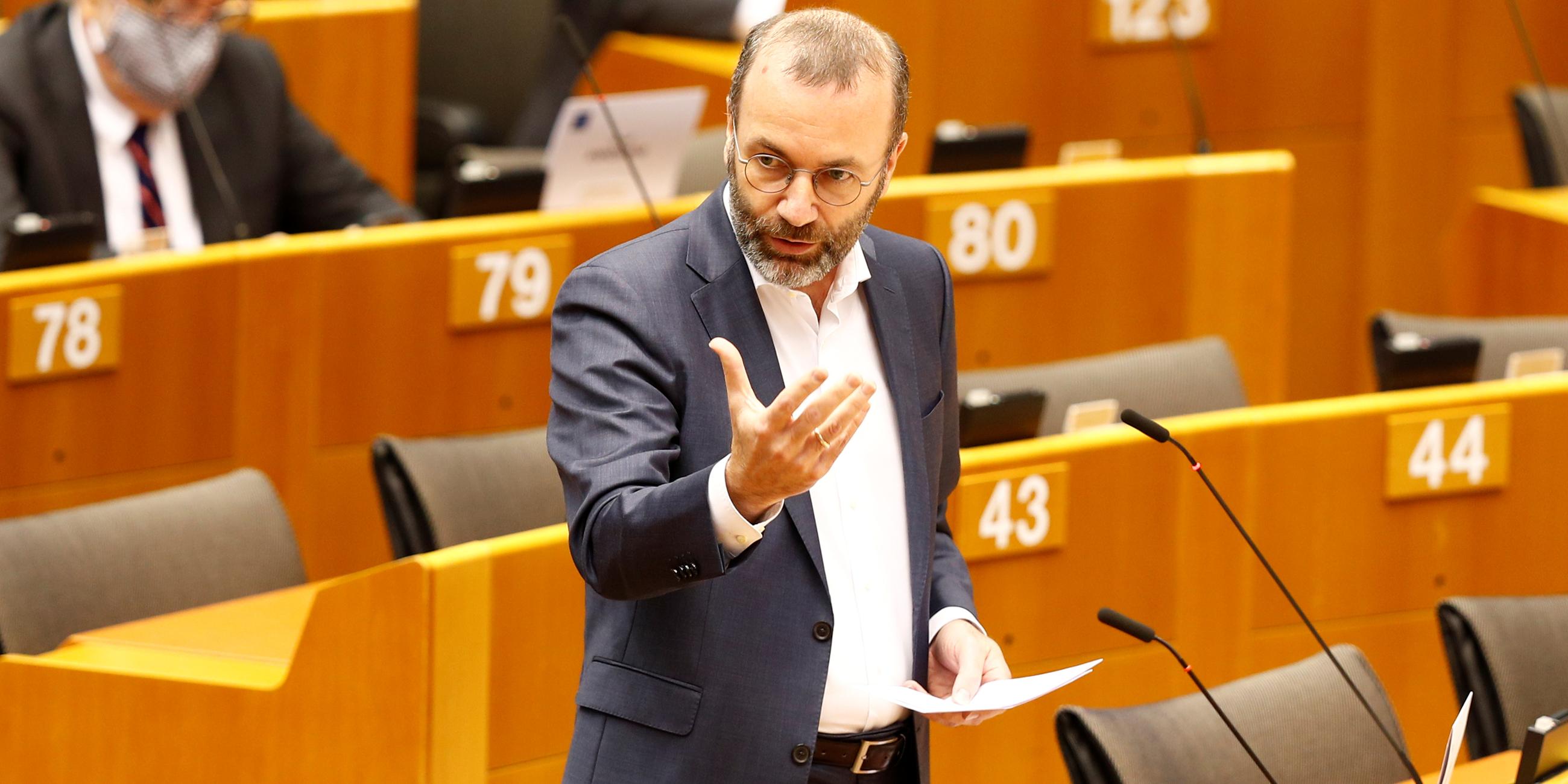 Manfred Weber, EVP-Fraktionschef im Europaparlament, bei einer Plenarsitzung in Brüssel. Weber fordert Nachbesserungen bei den Beschlüssen des EU-Finanzgipfels. 