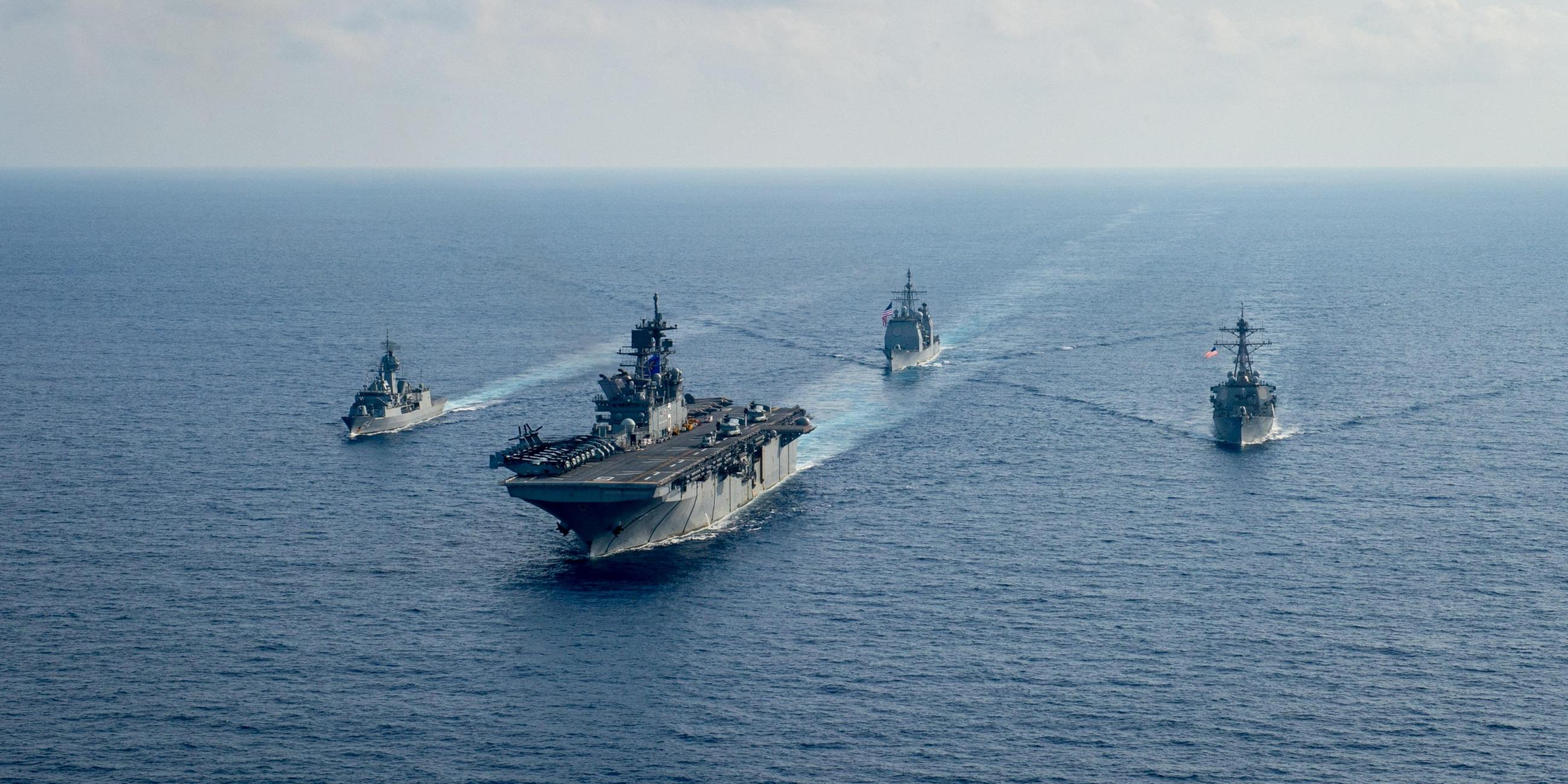 Die USA, Japan und Australien haben ihr Manöver im südchinesischen Meer gestartet. Es nehmen Luft- und Seestreitkräfte teil. China erhebt Ansprüche auf das gesamte Meer. 