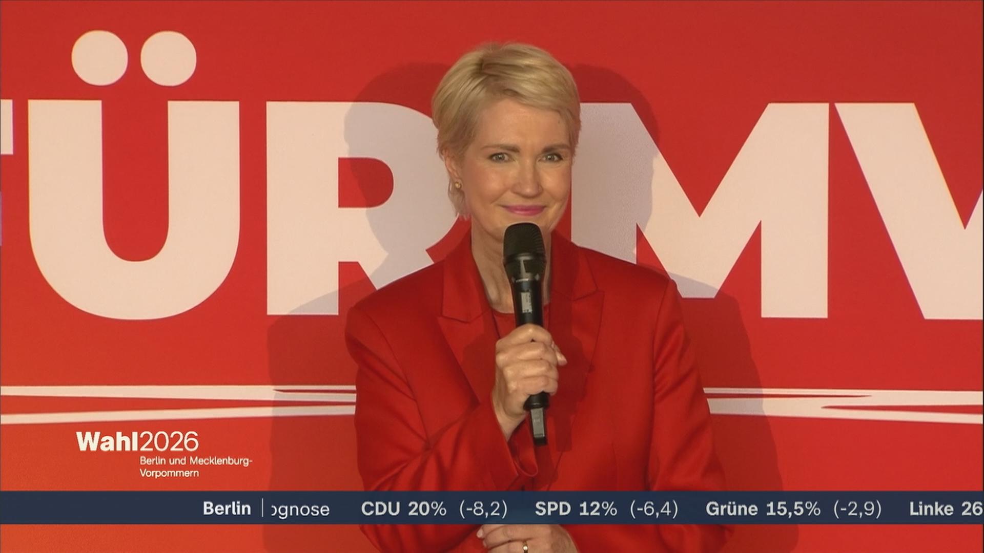 SPD-Spitzenkandidatin und Ministerpräsidentin Manuela Schwesig mit einer Reaktion zur Landtagswahl in Mecklenburg-Vorpommern.
