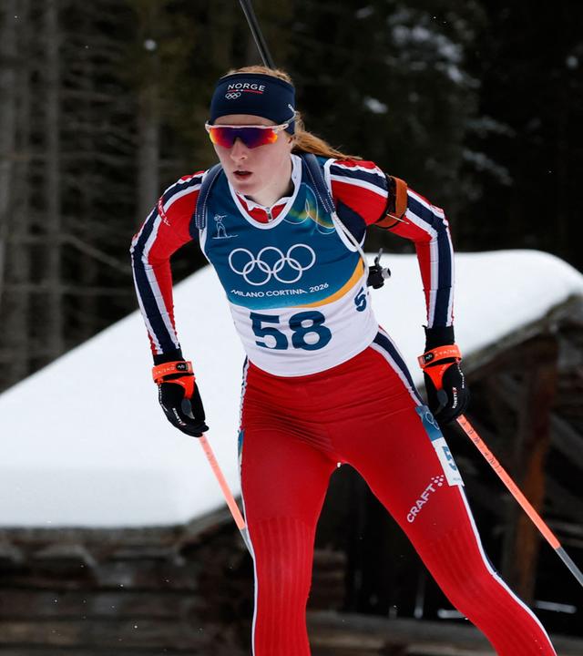 Maren Kirkeeide aus Norwegen startet am 11. Februar 2026 im 15-km-Einzel der Frauen bei den Olympischen Winterspielen Mailand-Cortina 2026 in der Biathlon-Arena Antholz (Südtirol).