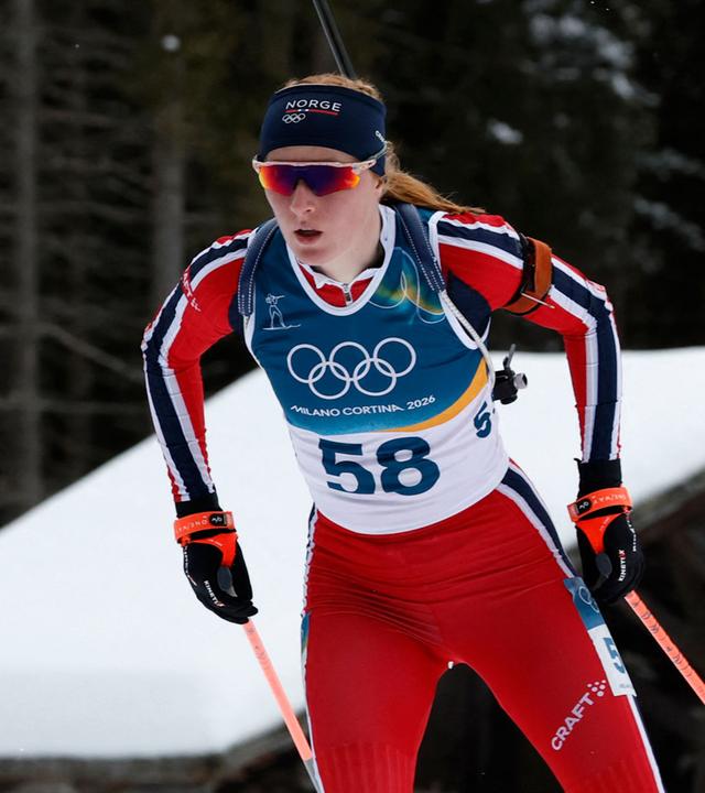 Maren Kirkeeide aus Norwegen startet am 11. Februar 2026 im 15-km-Einzel der Frauen bei den Olympischen Winterspielen Mailand-Cortina 2026 in der Biathlon-Arena Antholz (Südtirol).