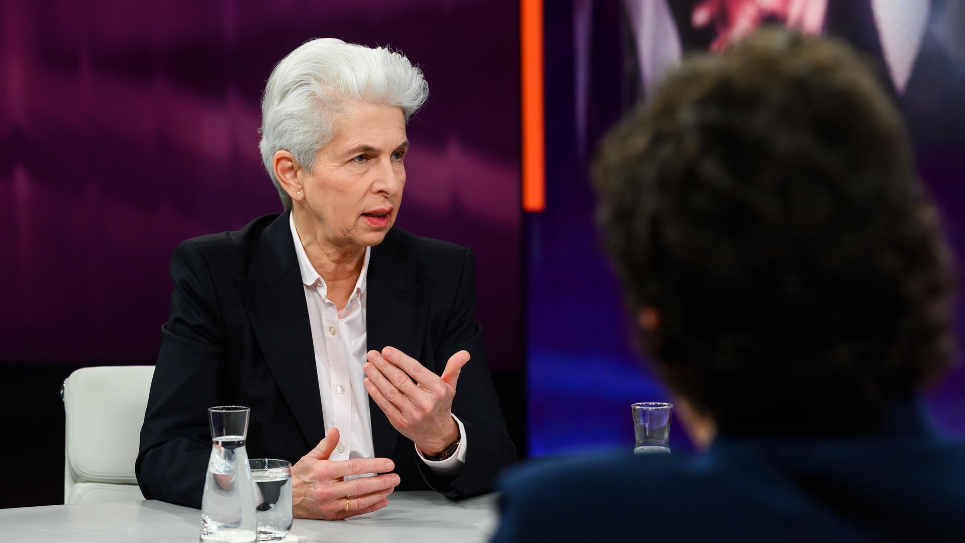 Marie-Agnes Strack-Zimmermann bei Maybrit Illner