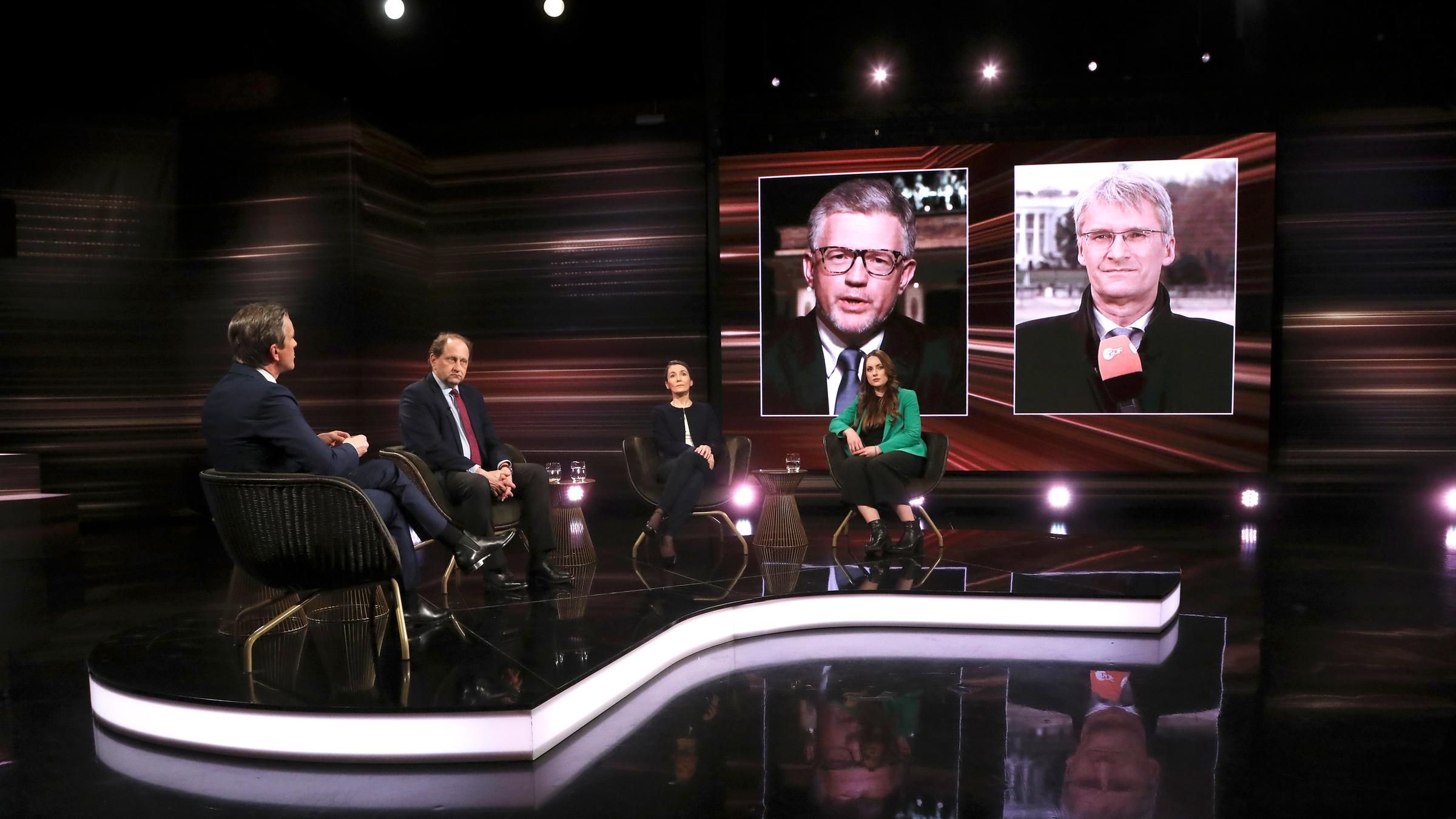 "Markus Lanz - Ein Abend für die Ukraine" vom 10. März 2022: Markus Lanz, Alexander Graf von Lambsdorff, Claudia Major, Rebecca Barth, zugeschaltet: Andrij Melnyk und Elmar Theveßen