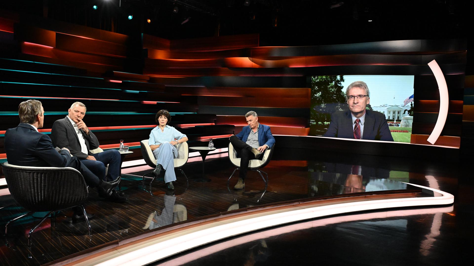 Markus Lanz vom 11. September 2025: Markus Lanz,  Jan van Aken, Sabine Adler, Ruud Koopmanns und per Schalte Elmar Theveßen